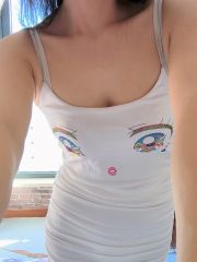 白嫩乖巧佛系少女