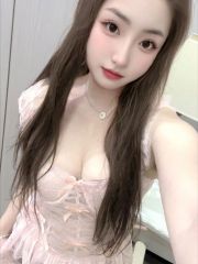 苗条气质小骚妹态度到位 带教室