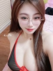 粉粉嫩嫩的兼职妹妹