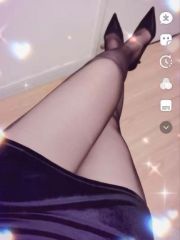 三点粉翘臀少妇