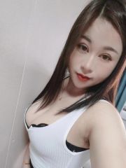 给力肉弹风骚辣妹