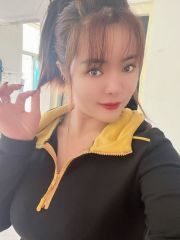 妹子水潺潺的嫩屄操不够