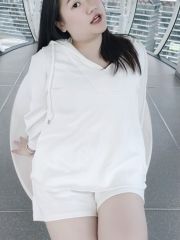 妖娆巨乳骚妇制服诱惑