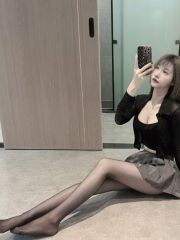 90后台球女 刚下水