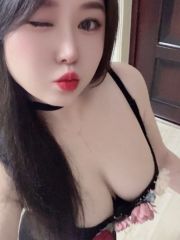 欧美卡戴珊巨乳肥臀熟女