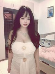 娇小玲珑颜值嫩妹