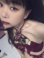 大胸蕾丝妹妹
