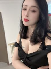 美乳大胸骚妹子
