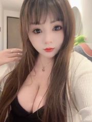 白嫩水润闷骚型妹子