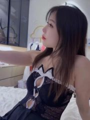 小妹下海兼职，粉嫩多汁前凸后翘蜜桃臀
