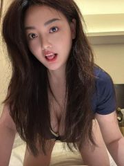 居家小骚货喜欢无帽干她