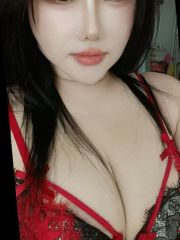 御湖城性感依依