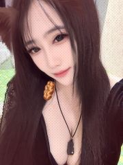 肤白小骚货