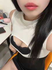 黑丝长腿小骚货，可以口射了在草逼