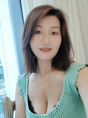气质肤白女友感小竹