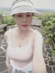 清纯大胸嫩女