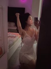 南湖年轻水润白皙嫩妹