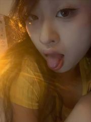 三点粉嫩大奶妹