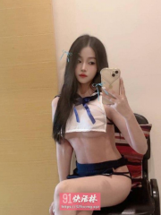 丰满翘臀泄火骚妹