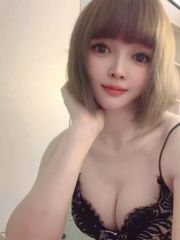 白嫩小骚妹活好懂配合