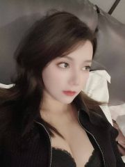 丰满性感迷人尤物