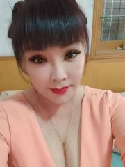 丰满大胸少妇