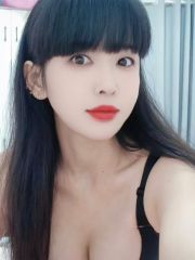 大胸性感骚女