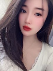 身材哇塞大胸制服诱惑美女