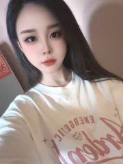 皇姑苗条白嫩大奶妹