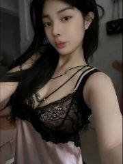 白嫩高挑一字马