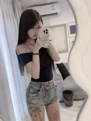 舌吻很紧的玥儿