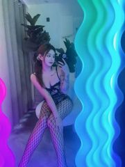妖媚蜜桃臀骚妹妹