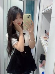 高颜值小美女，特别会配合