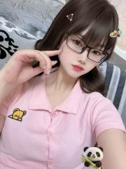 粉嫩多汁小骚妹