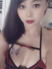 性感红粉小姐姐