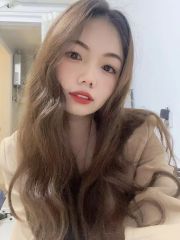 爆乳小美女