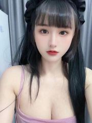 身材苗条乖巧可爱又粉