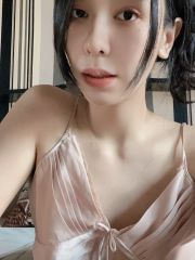 一米八二的水多反差女