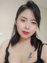 中项娇艳美少妇