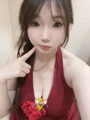 貌美性感肤白嫩妹