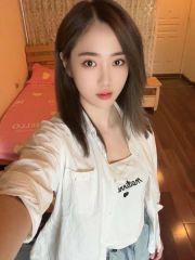 性价比高身材苗条 皮肤白嫩 奶子软 自带公寓可外出
