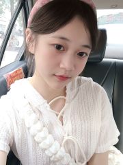 一线天的小妹妹