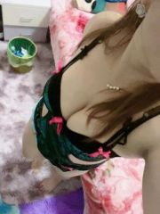风骚白皙嫩女