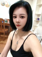 短发大奶御姐
