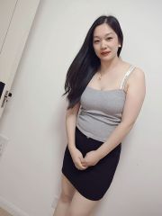 胸很大很美妹子刚出来做不久逼还很紧