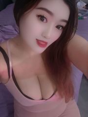 D奶翘臀服务系美女