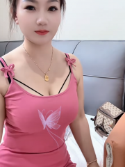 颜值相当的高像个小妖精