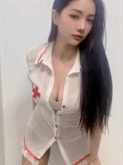 酒吧女莉莉刚下海