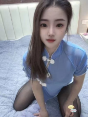 苗条紧逼大奶小骚妹