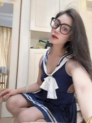 刚下水白皙女孩